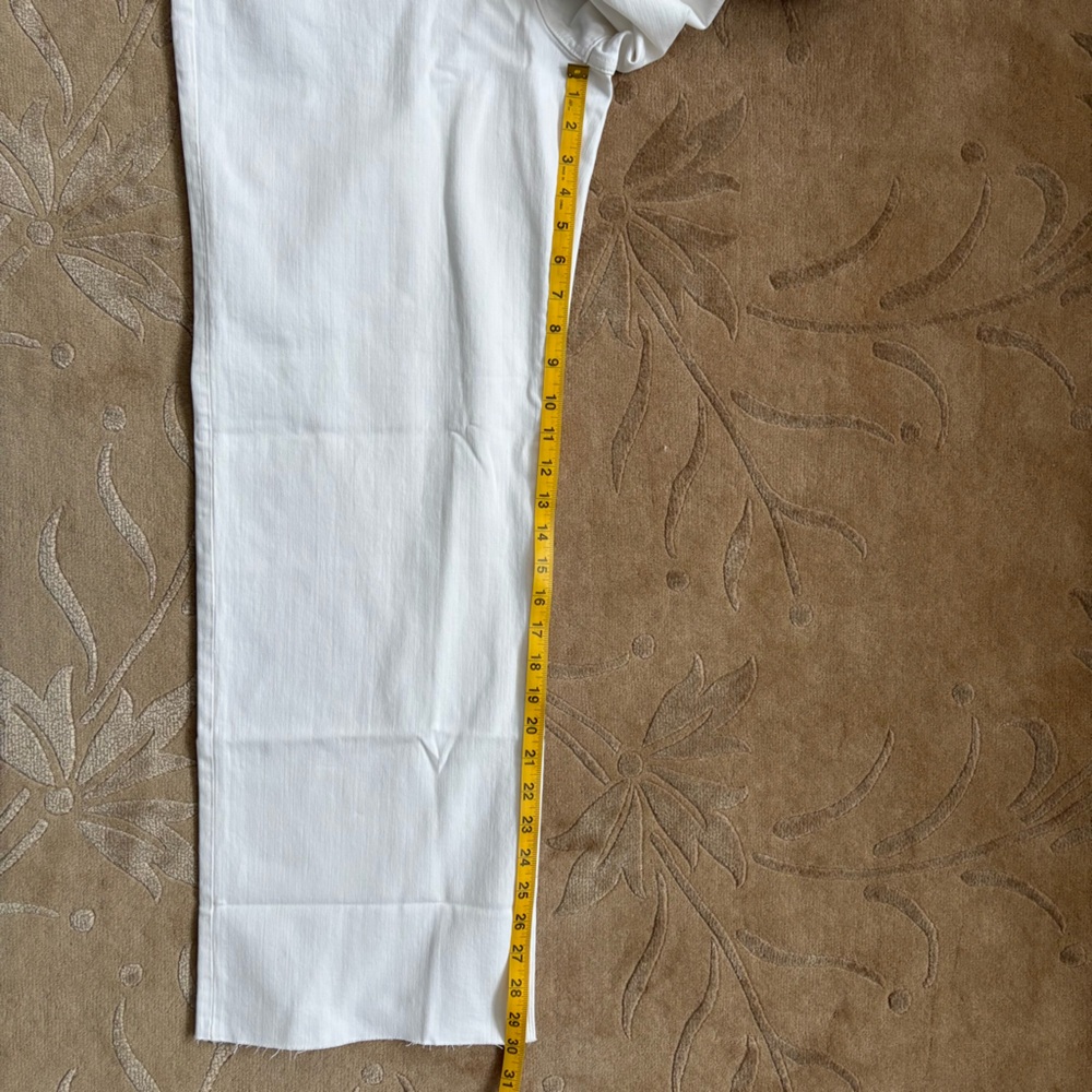 NWT, Tall J Crew White Slim Wide Leg Jeans w/ Raw Hem. Size 31 Tall, 30” inseam - Picture 11 of 12
